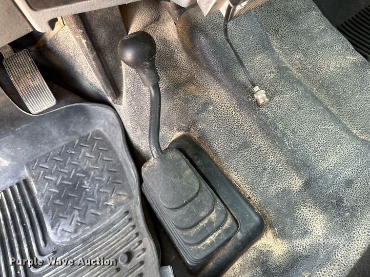 image for item OM9736 2013 Ford F250 Super Duty XL SuperCab pickup truck