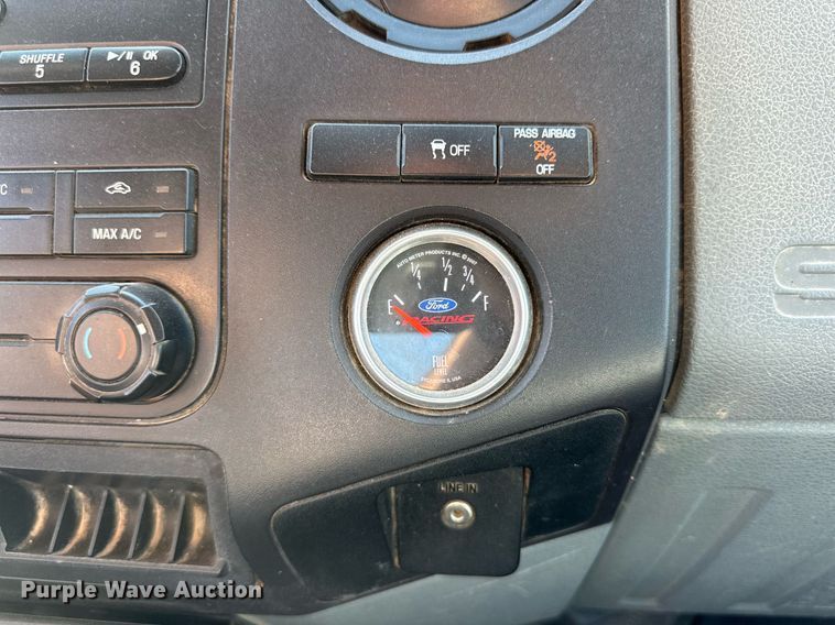 image for item OM9736 2013 Ford F250 Super Duty XL SuperCab pickup truck