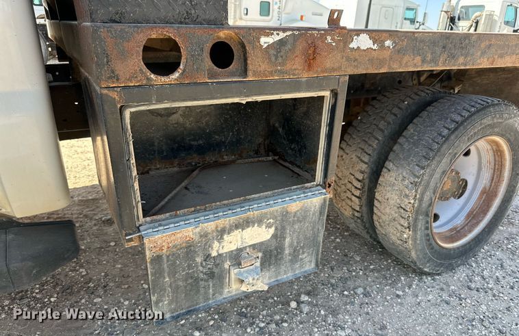 image for item OM9741 2013 Ford F450 Super Duty XL flatbed truck