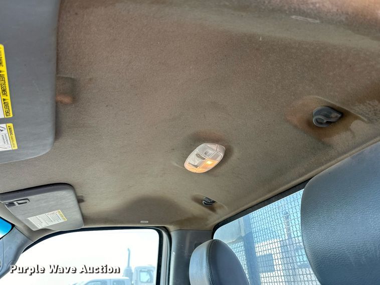 image for item OM9741 2013 Ford F450 Super Duty XL flatbed truck