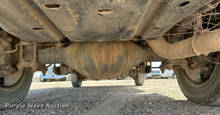 image for item OM9741 2013 Ford F450 Super Duty XL flatbed truck