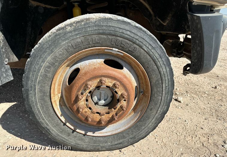 image for item OM9741 2013 Ford F450 Super Duty XL flatbed truck