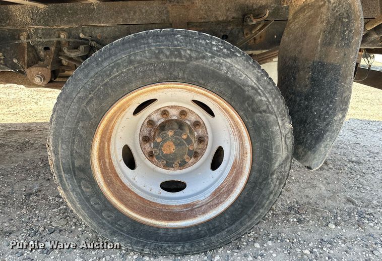 image for item OM9741 2013 Ford F450 Super Duty XL flatbed truck