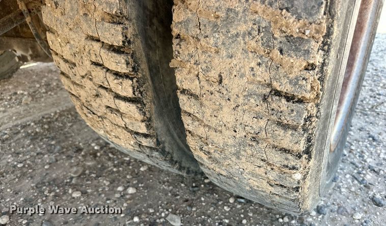 image for item OM9741 2013 Ford F450 Super Duty XL flatbed truck