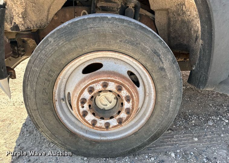 image for item OM9742 2012 Ford F550 Super Duty flatbed truck