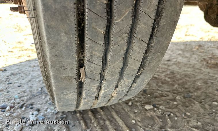 image for item OM9742 2012 Ford F550 Super Duty flatbed truck