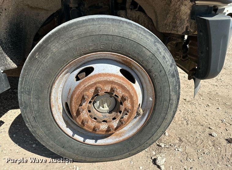 image for item OM9742 2012 Ford F550 Super Duty flatbed truck