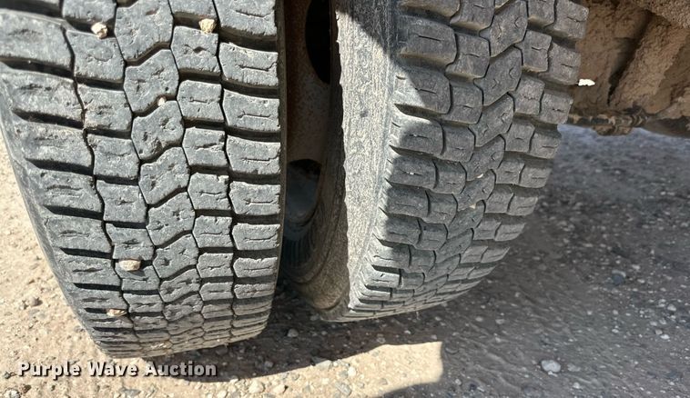 image for item OM9742 2012 Ford F550 Super Duty flatbed truck