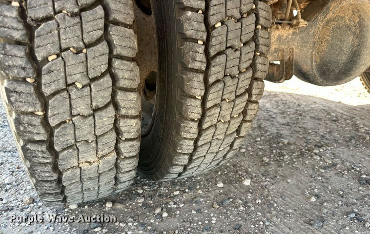 image for item OM9742 2012 Ford F550 Super Duty flatbed truck