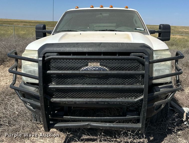 image for item OM9746 2011 Ford F350 Super Duty XL flatbed pickup truck