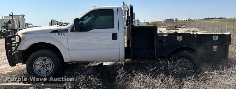 image for item OM9746 2011 Ford F350 Super Duty XL flatbed pickup truck