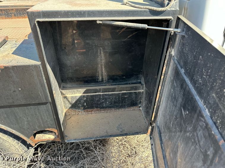 image for item OM9746 2011 Ford F350 Super Duty XL flatbed pickup truck