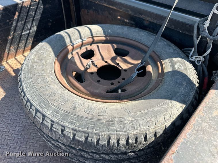 image for item OM9746 2011 Ford F350 Super Duty XL flatbed pickup truck