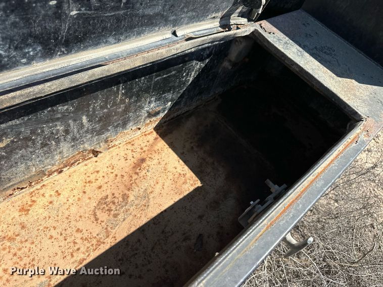 image for item OM9746 2011 Ford F350 Super Duty XL flatbed pickup truck