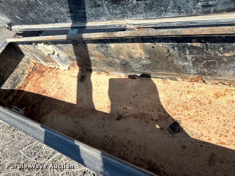 image for item OM9746 2011 Ford F350 Super Duty XL flatbed pickup truck