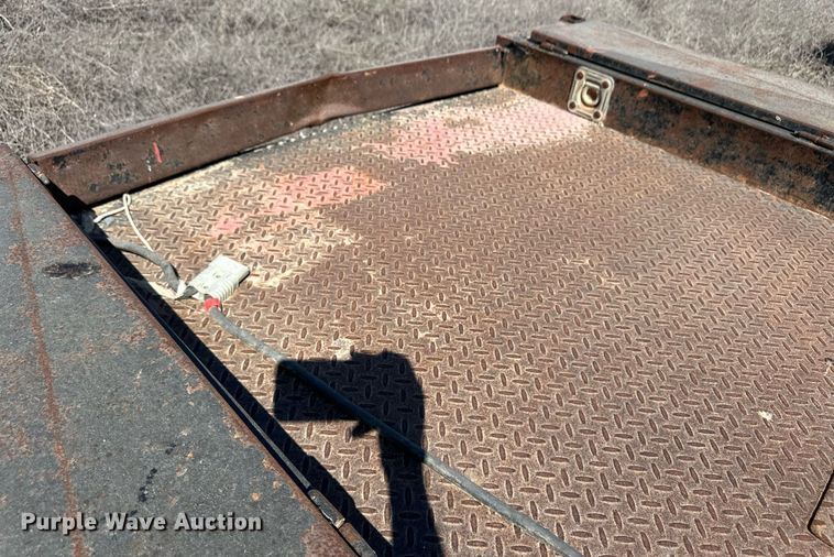 image for item OM9746 2011 Ford F350 Super Duty XL flatbed pickup truck