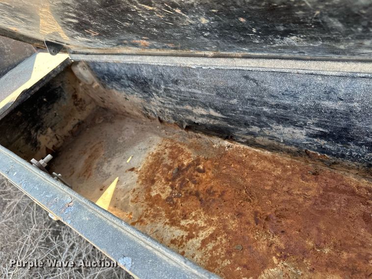 image for item OM9746 2011 Ford F350 Super Duty XL flatbed pickup truck