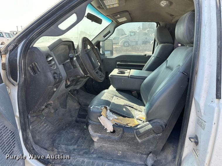 image for item OM9746 2011 Ford F350 Super Duty XL flatbed pickup truck