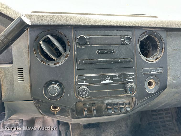 image for item OM9746 2011 Ford F350 Super Duty XL flatbed pickup truck