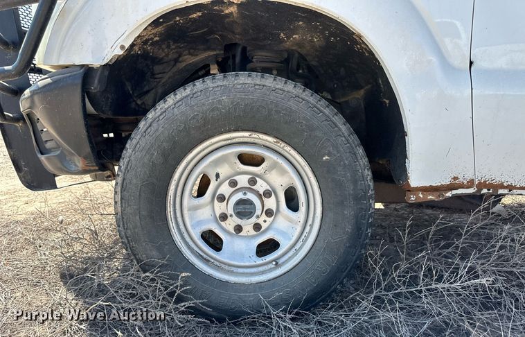 image for item OM9746 2011 Ford F350 Super Duty XL flatbed pickup truck