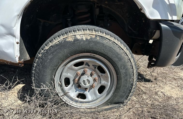 image for item OM9746 2011 Ford F350 Super Duty XL flatbed pickup truck