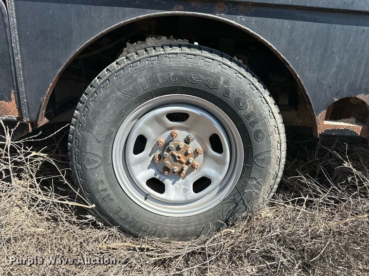 image for item OM9746 2011 Ford F350 Super Duty XL flatbed pickup truck