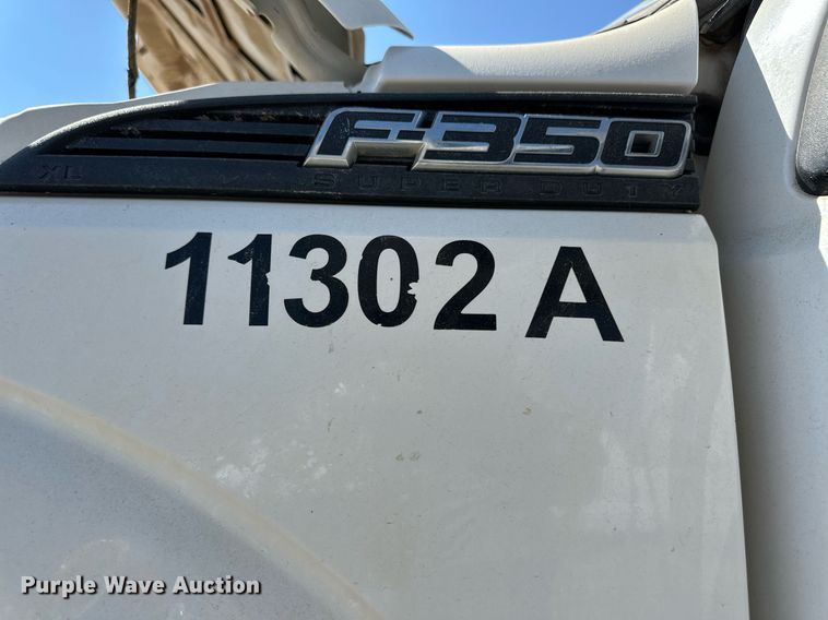 image for item OM9746 2011 Ford F350 Super Duty XL flatbed pickup truck