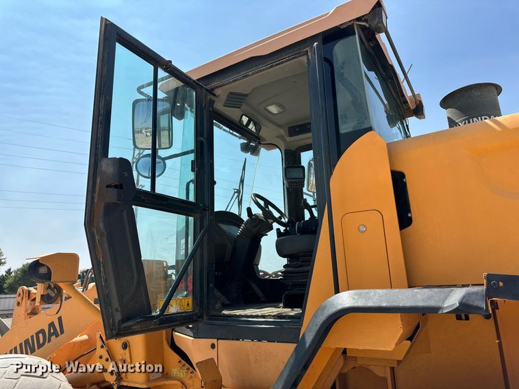 image for item DD3215 2020 Hyundai HL940XT high lift wheel loader