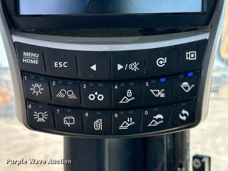 image for item DD3215 2020 Hyundai HL940XT high lift wheel loader