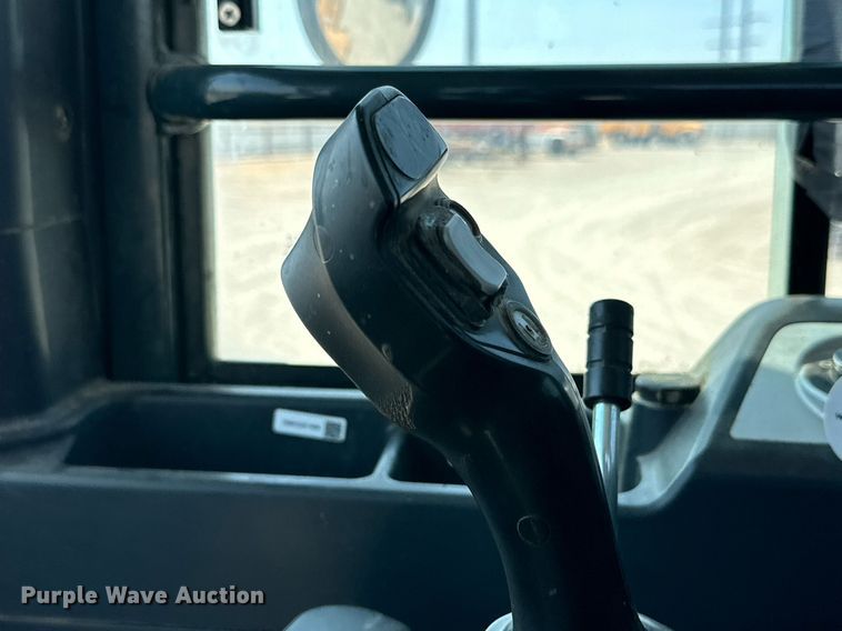 image for item DD3215 2020 Hyundai HL940XT high lift wheel loader