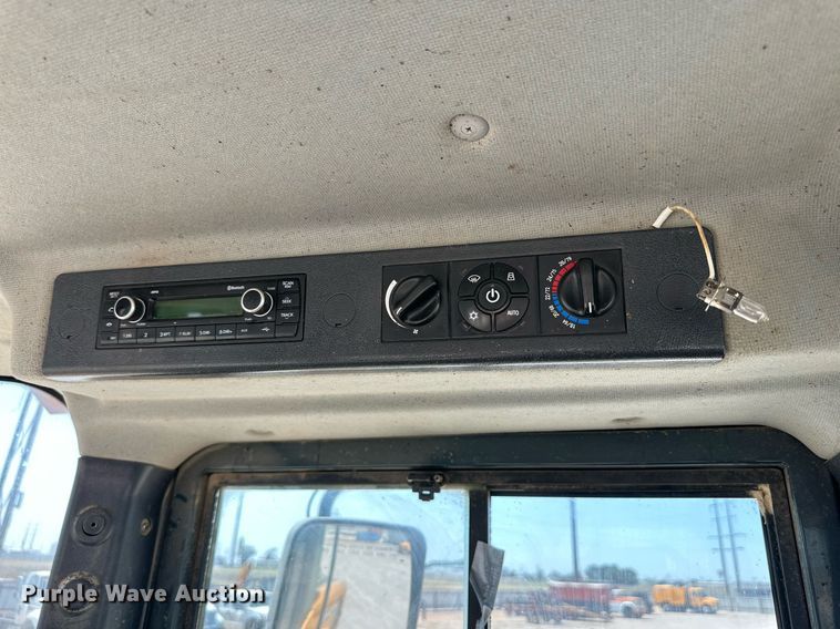 image for item DD3215 2020 Hyundai HL940XT high lift wheel loader