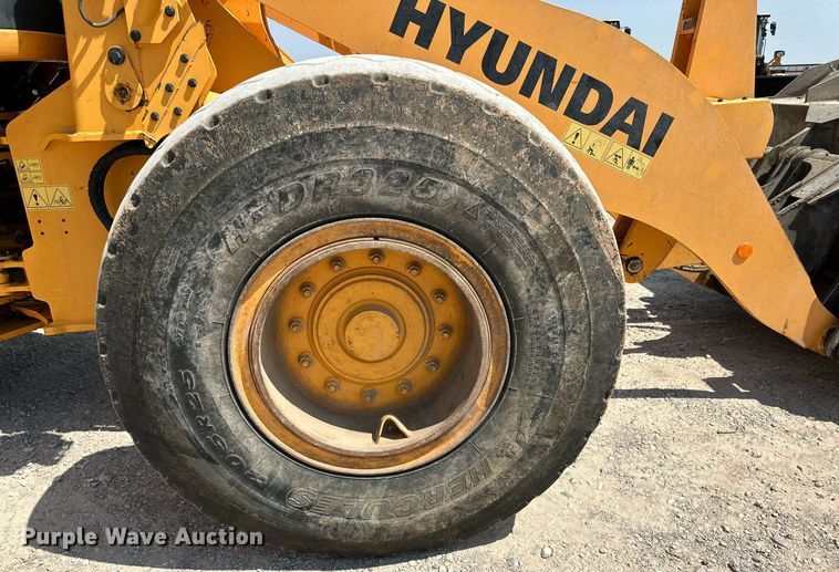 image for item DD3215 2020 Hyundai HL940XT high lift wheel loader