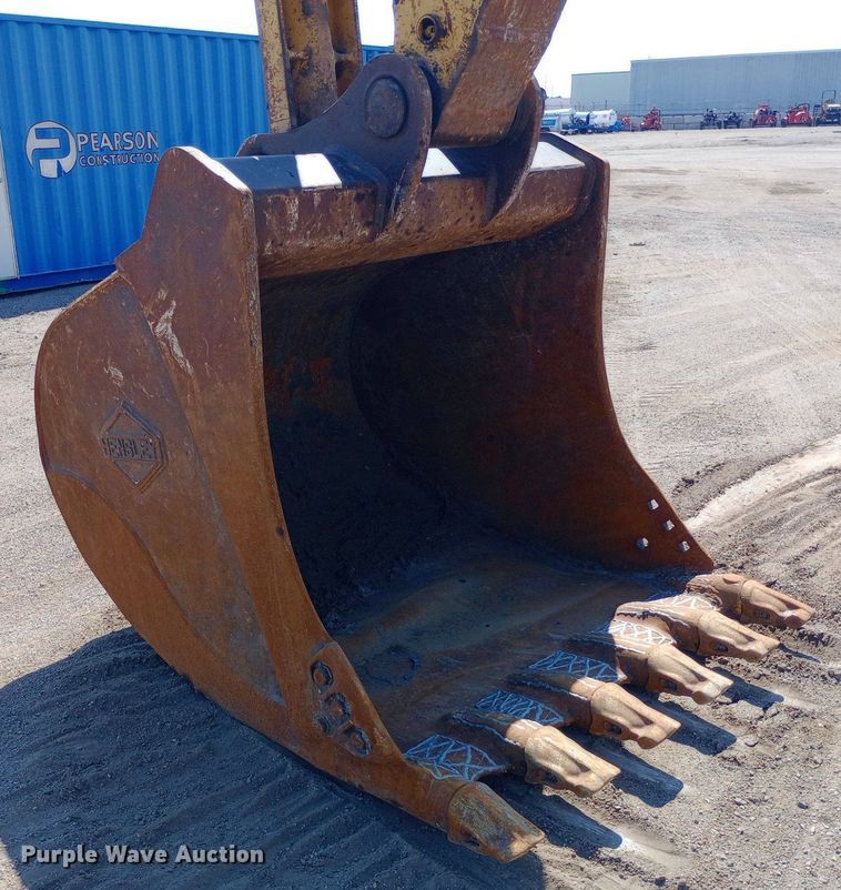 image for item DH1341 2002 Komatsu PC300LC-7 excavator