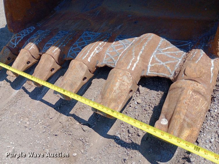 image for item DH1341 2002 Komatsu PC300LC-7 excavator