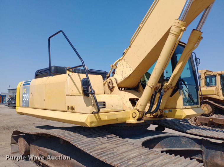 image for item DH1341 2002 Komatsu PC300LC-7 excavator