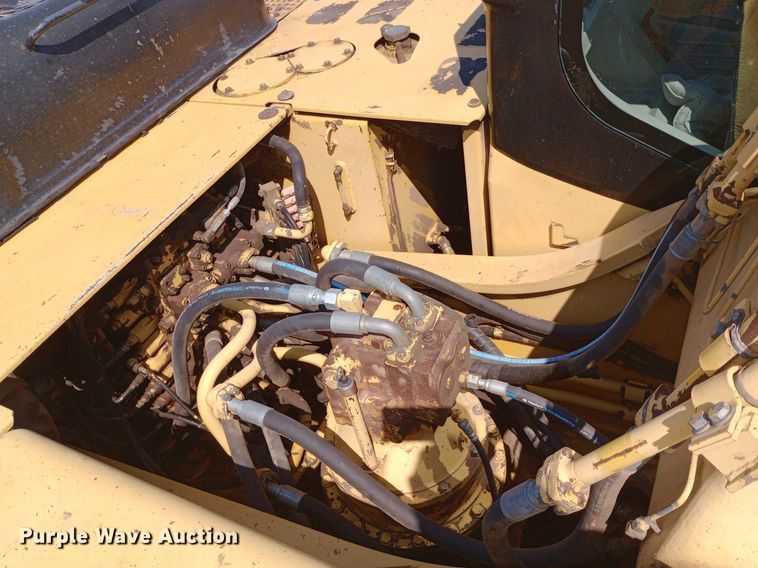 image for item DH1341 2002 Komatsu PC300LC-7 excavator