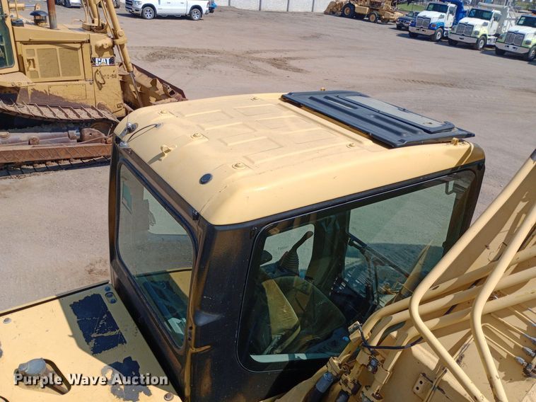 image for item DH1341 2002 Komatsu PC300LC-7 excavator