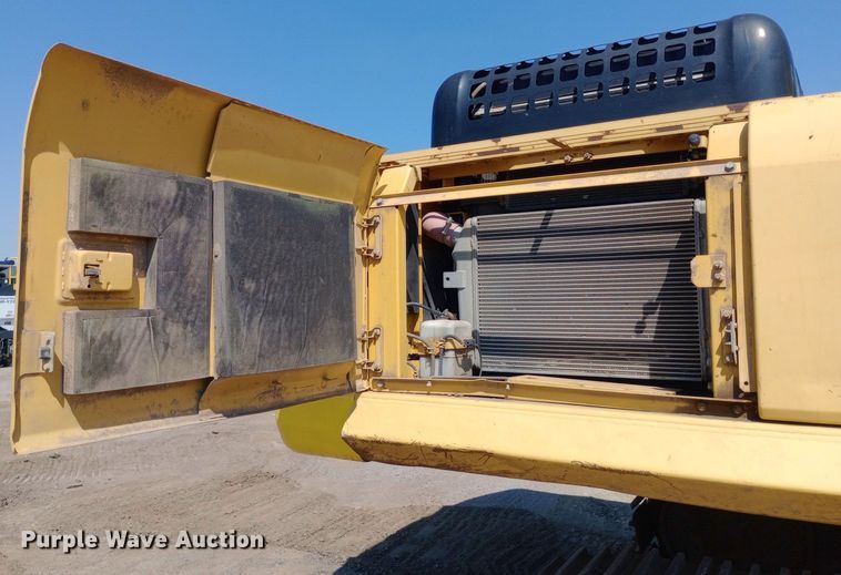 image for item DH1341 2002 Komatsu PC300LC-7 excavator