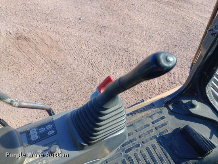 image for item DH1341 2002 Komatsu PC300LC-7 excavator