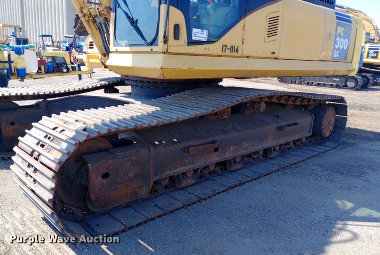 image for item DH1341 2002 Komatsu PC300LC-7 excavator