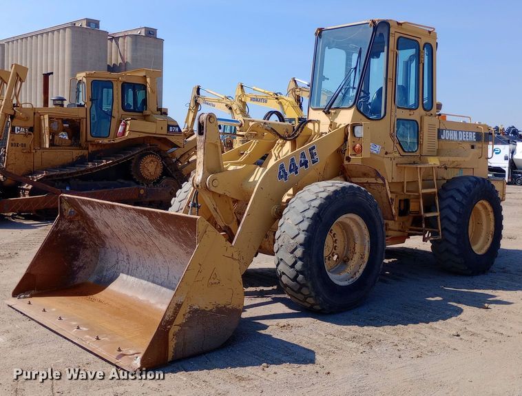image for item DH1344 1994 John Deere 444E wheel loader