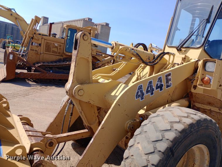 image for item DH1344 1994 John Deere 444E wheel loader
