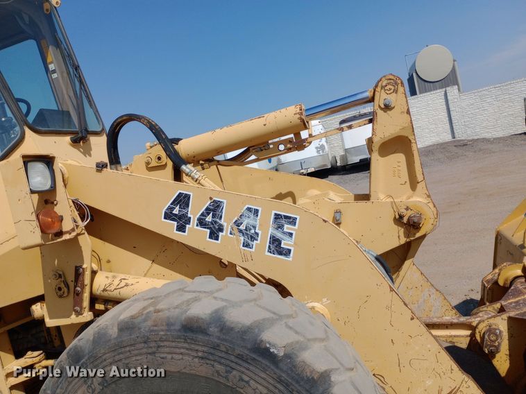 image for item DH1344 1994 John Deere 444E wheel loader