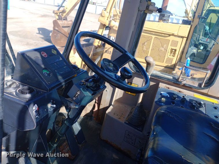 image for item DH1344 1994 John Deere 444E wheel loader