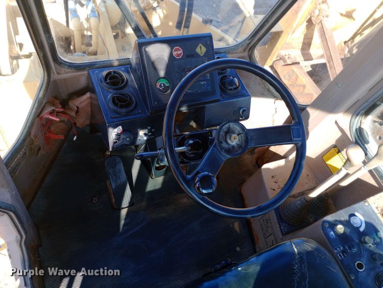 image for item DH1344 1994 John Deere 444E wheel loader