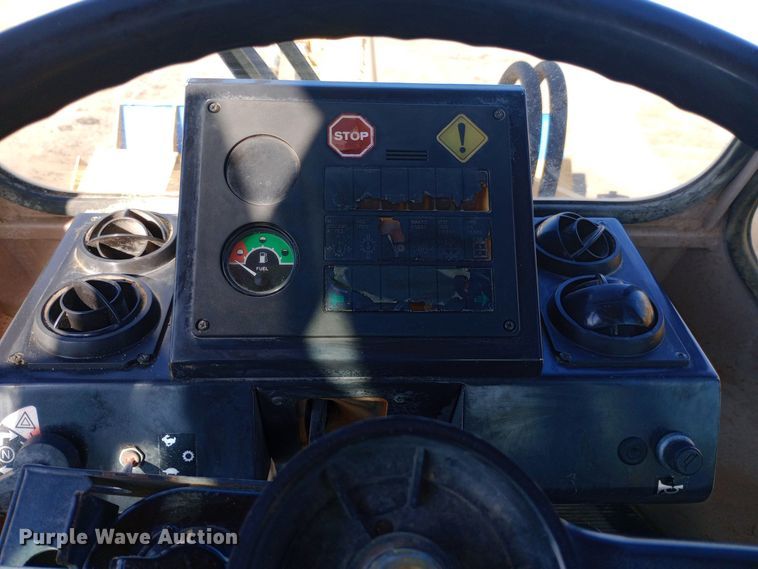 image for item DH1344 1994 John Deere 444E wheel loader