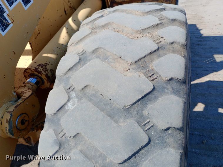 image for item DH1344 1994 John Deere 444E wheel loader