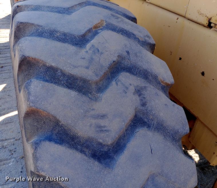 image for item DH1344 1994 John Deere 444E wheel loader