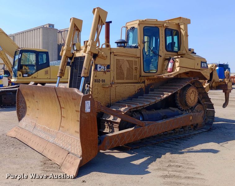 image for item DH1347 Caterpillar D7H dozer