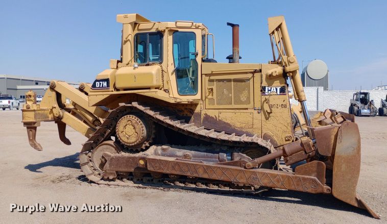 image for item DH1347 Caterpillar D7H dozer